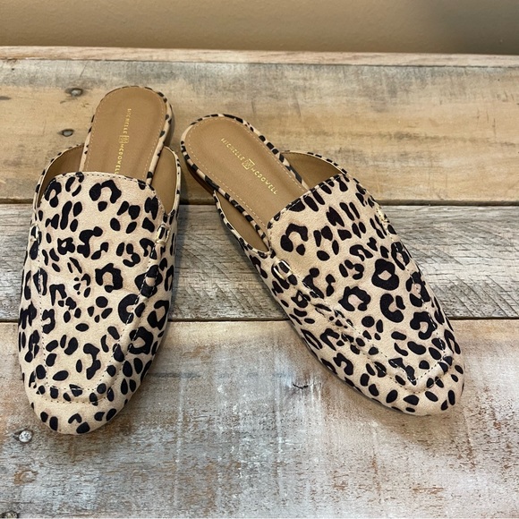 Michelle McDowell Leopard Print Flat Slip On Mules - Picture 10 of 10